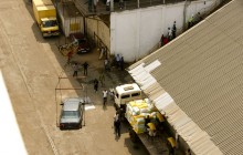 http://www.habiafrica.de/wp/wp-content/uploads/2012/05/Ausladen-der-Fahrzeuge-in-Freetown_1.jpg
