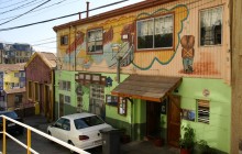 http://www.habiafrica.de/wp/wp-content/uploads/2012/05/Buntes-Haus-in-Valparaiso_1.jpg