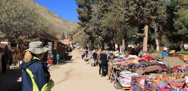 http://www.habiafrica.de/wp/wp-content/uploads/2015/07/4.-Marktstände-in-Purmamarca_2.jpg